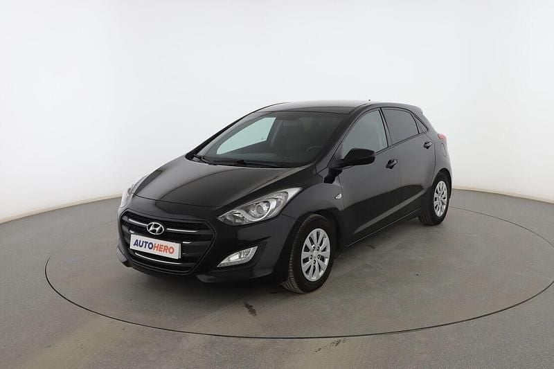 Negro Usado 2016 Hyundai i30 Utilitario | 9799 € (Precio justo) - Imagen 1/3