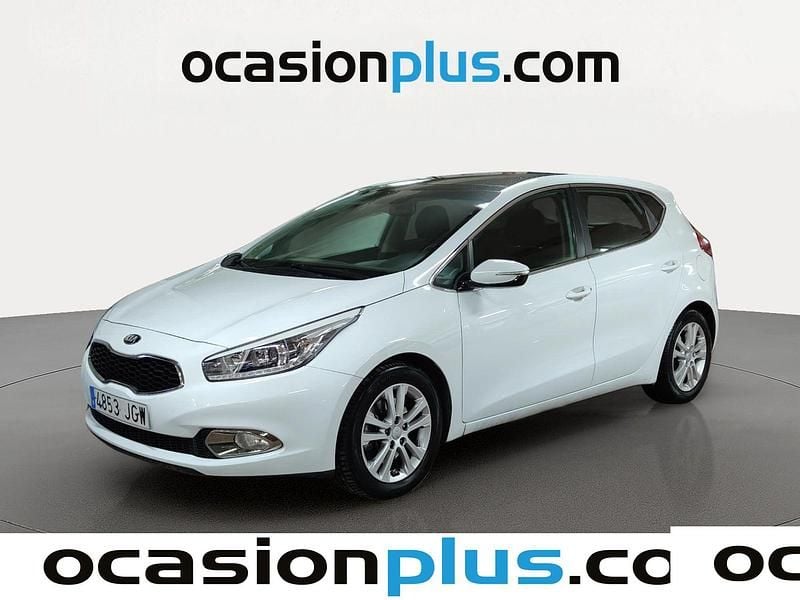 Blanco Usado 2015 Kia Ceed GT Utilitario | 8473 € (Buen precio) - Imagen 1/4