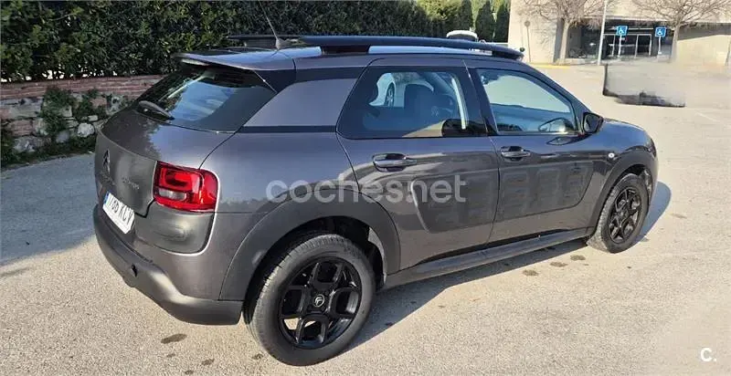 Usado Citroën C4 Feel 82 CV (60 kW) 2017 Gris / plata Berlina