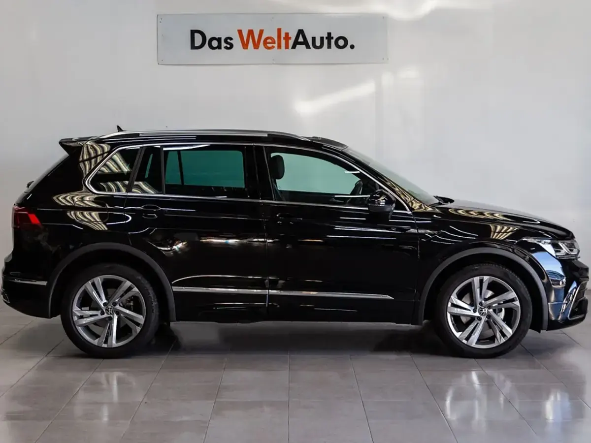 Usado VW Tiguan R-line 150 CV (110 kW) 2022 Negro SUV