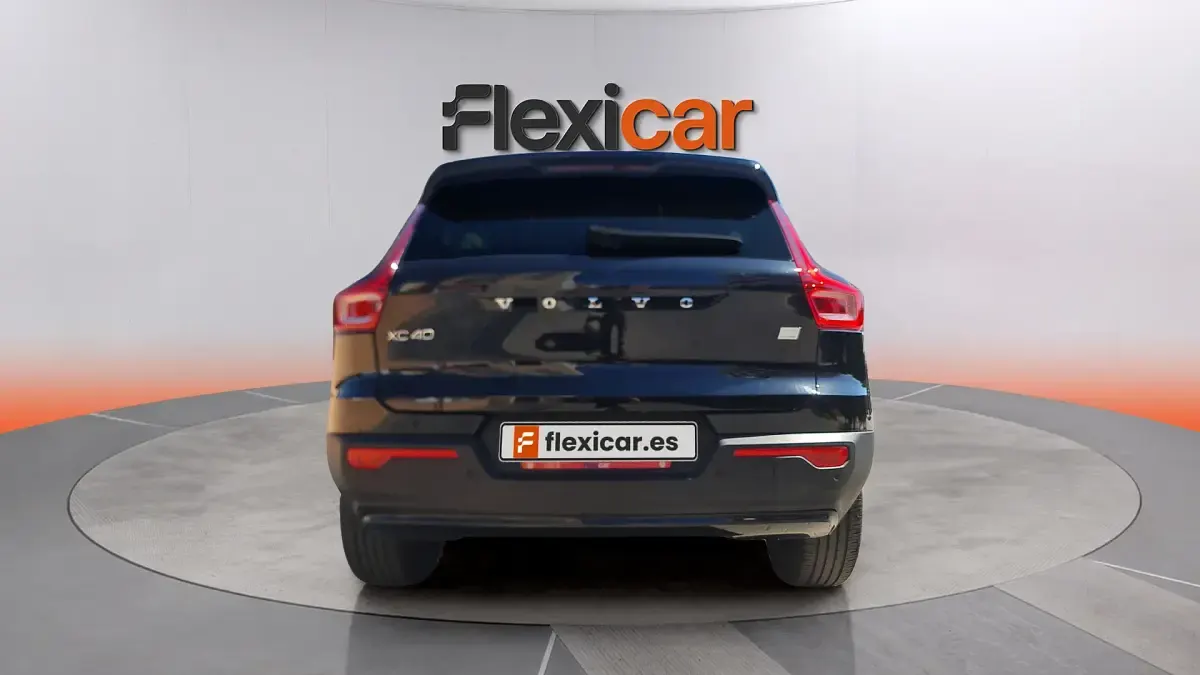 Usado Volvo XC40 Plus 211 CV (155 kW) 2024 Negro SUV