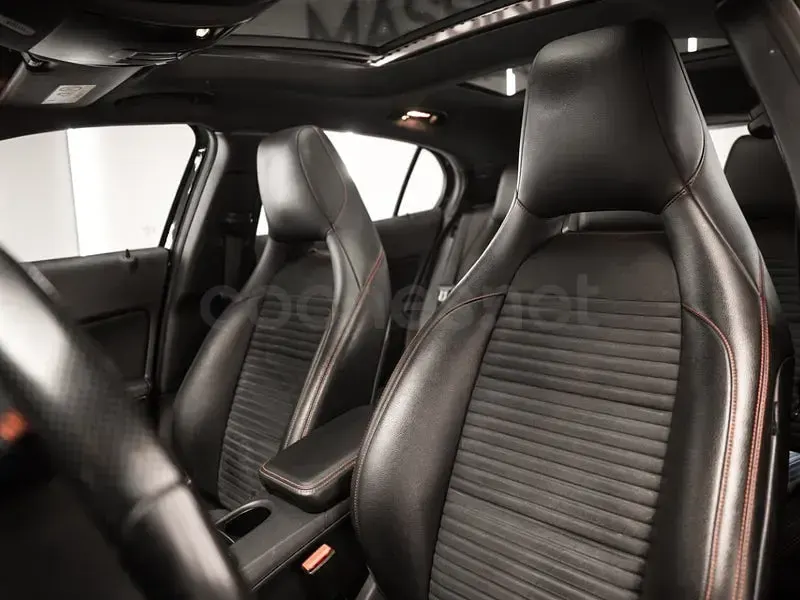 Usado Mercedes GLA250 AMG line 211 CV (155 kW) 2015 Negro SUV