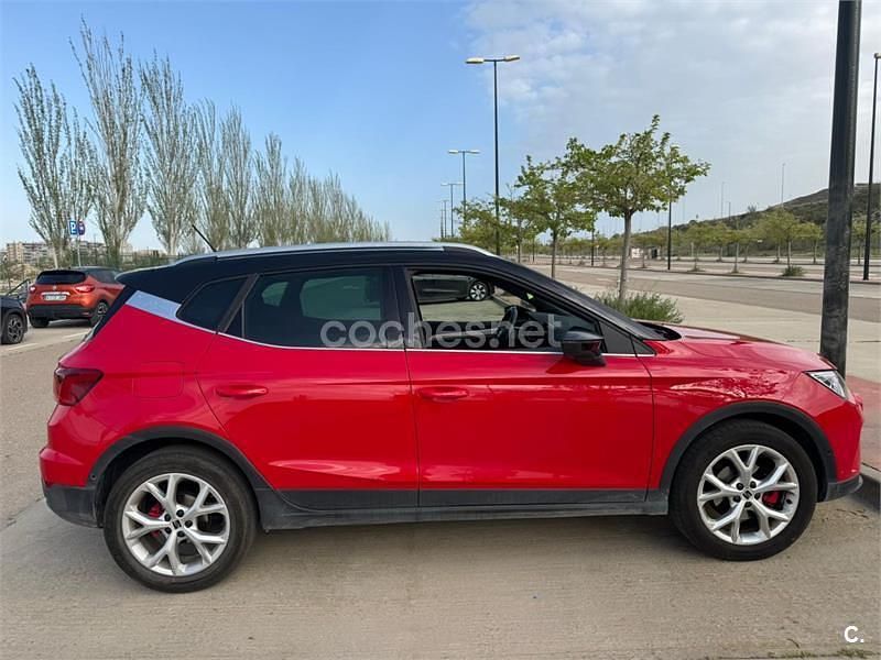 Używany Seat Arona FR 110 KM (80 kW) 2021 Czerwony SUV