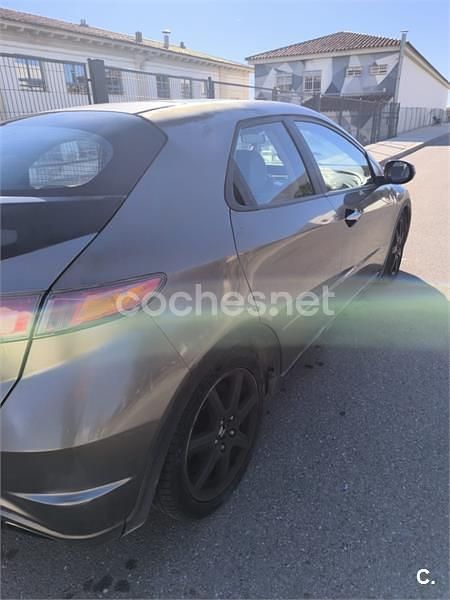 Gris / plata Usado 2007 Honda Civic Sport Berlina | 3600 € (Super precio) - Imagen 1/4