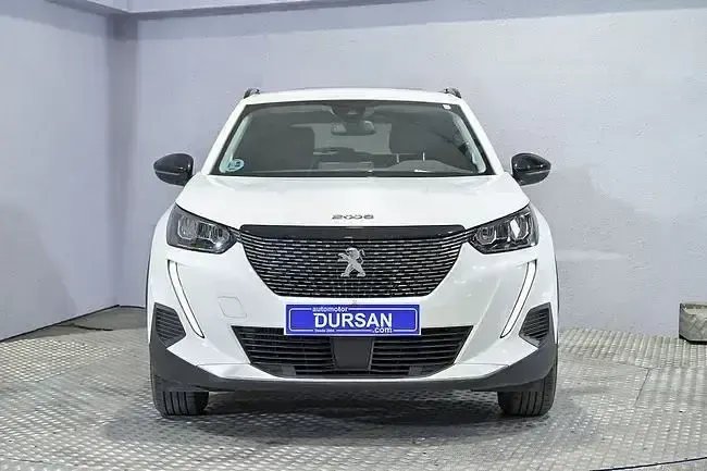 Usado Peugeot 2008 Allure 110 CV (80 kW) 2022 Blanco SUV