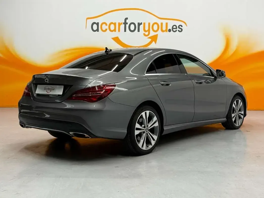 Usado Mercedes CLA200 156 CV (114 kW) 2018 Gris Coupe