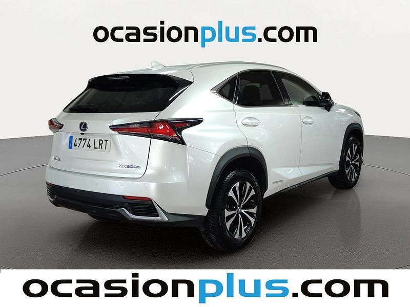 Usado Lexus NX300h Business Edition 197 CV (144 kW) 2021 Blanco SUV