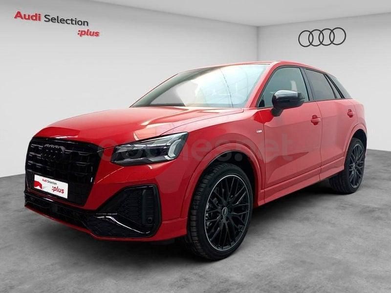 Usado Audi Q2 Ambiente 150 HP (110 kW) 2025 Vermelho SUV