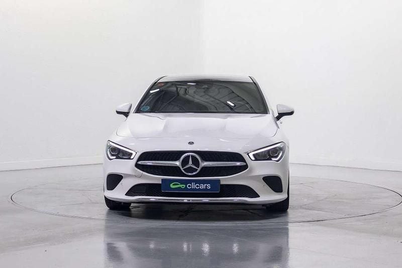 Usado Mercedes CLA200 Shooting Brake 163 CV (119 kW) 2021 Blanco Familiar