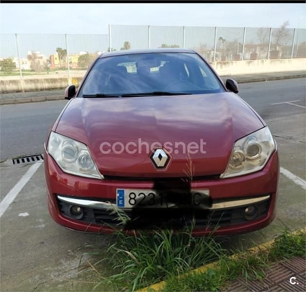 Usado Renault Laguna III Expression 110 CV (80 kW) 2008 Granate Berlina