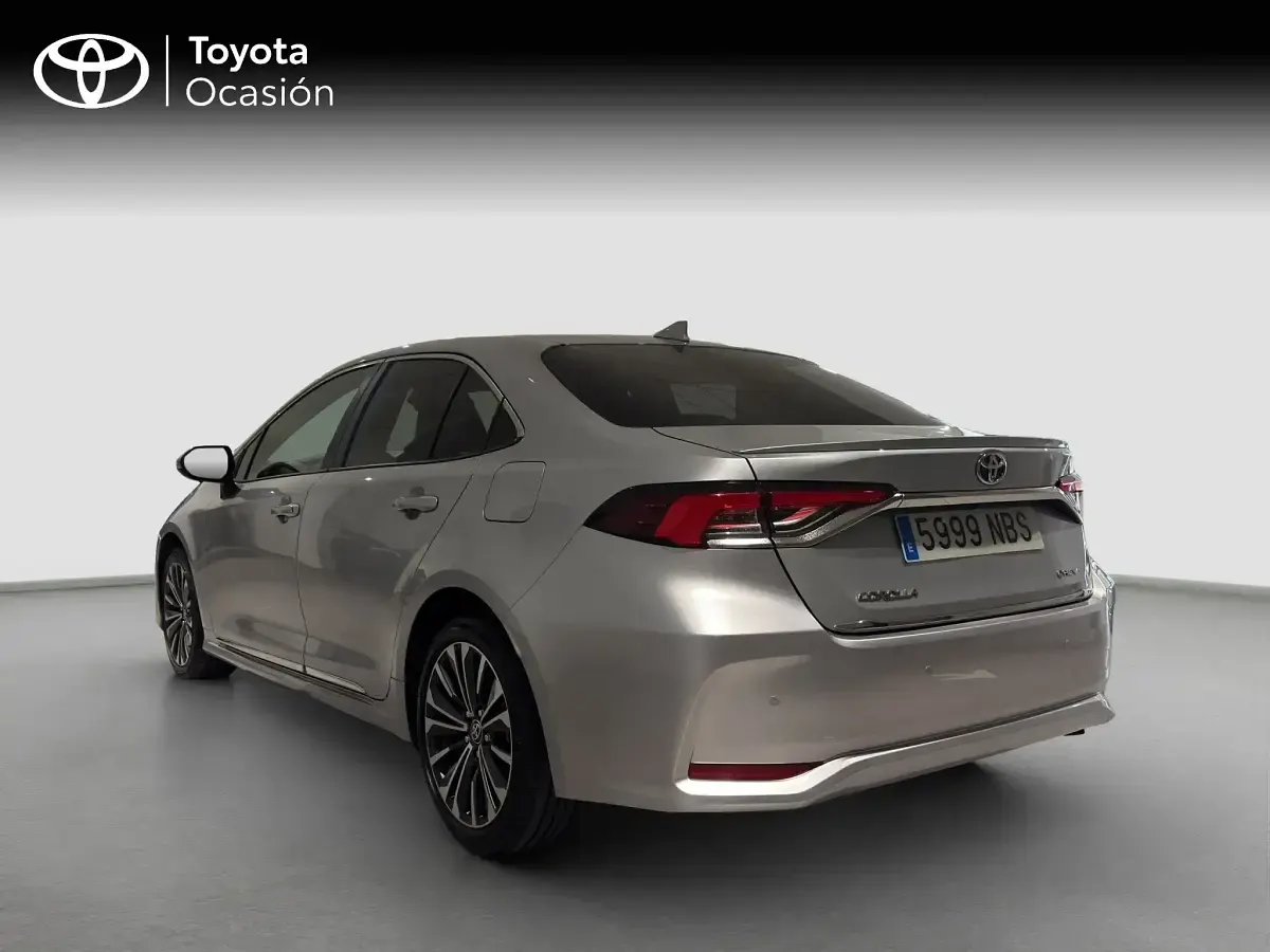 Usado Toyota Corolla Plus 140 CV (102 kW) 2025 Gris Berlina