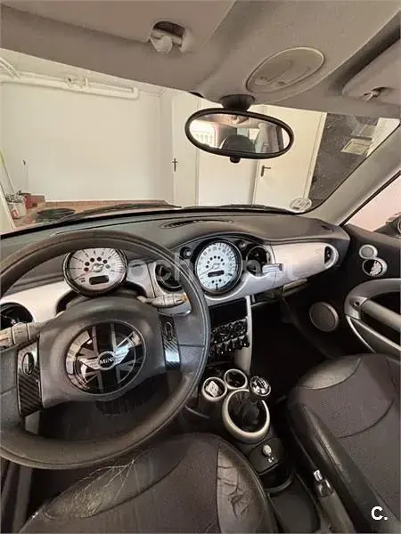 Usado Mini ONE 90 CV (66 kW) 2005 Rojo Utilitario