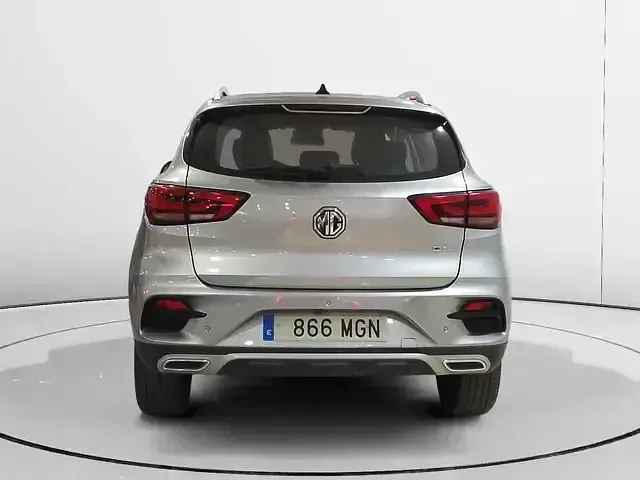 Usado MG ZS Luxury 111 CV (81 kW) 2023 Gris SUV