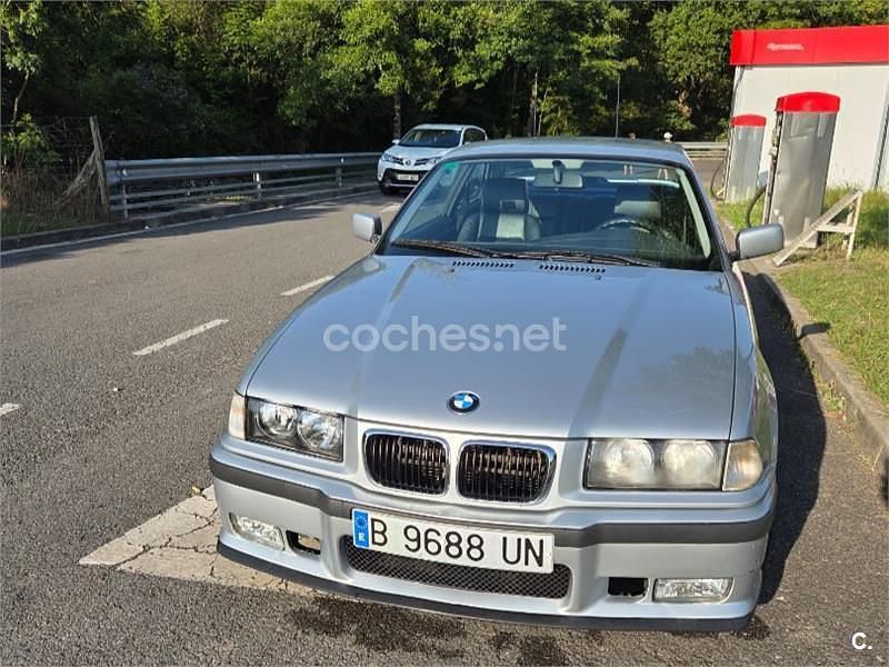 Gris / plata Usado 1998 BMW 318 Sport Line Coupe | 9000 € - Imagen 1/4