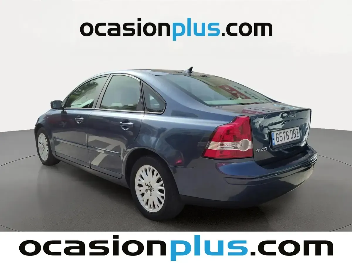 Usado Volvo S40 Momentum 136 CV (100 kW) 2004 Azul Berlina