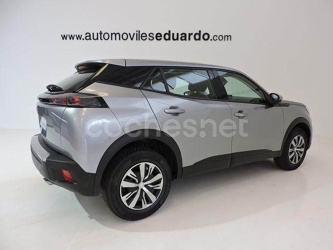 Usado Peugeot 2008 Allure 130 CV (95 kW) 2021 Gris / plata SUV