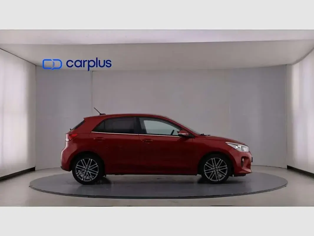 Usado Kia Rio 84 CV (61 kW) 2018 Rojo Utilitario