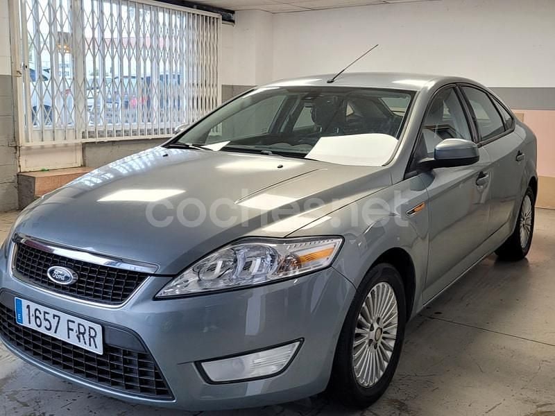 Gris / plata Usado 2007 Ford Mondeo Trend Berlina | 3900 € (Precio justo) - Imagen 1/4