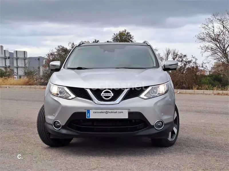 Usado Nissan Qashqai N-Connecta 115 CV (84 kW) 2017 Gris / plata SUV