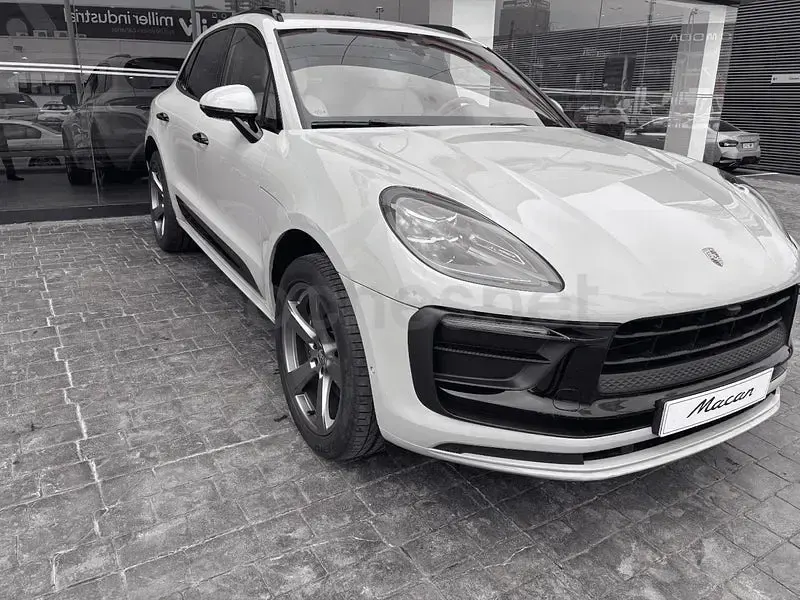 Usado Porsche Macan 265 CV (194 kW) 2022 Gris / plata SUV