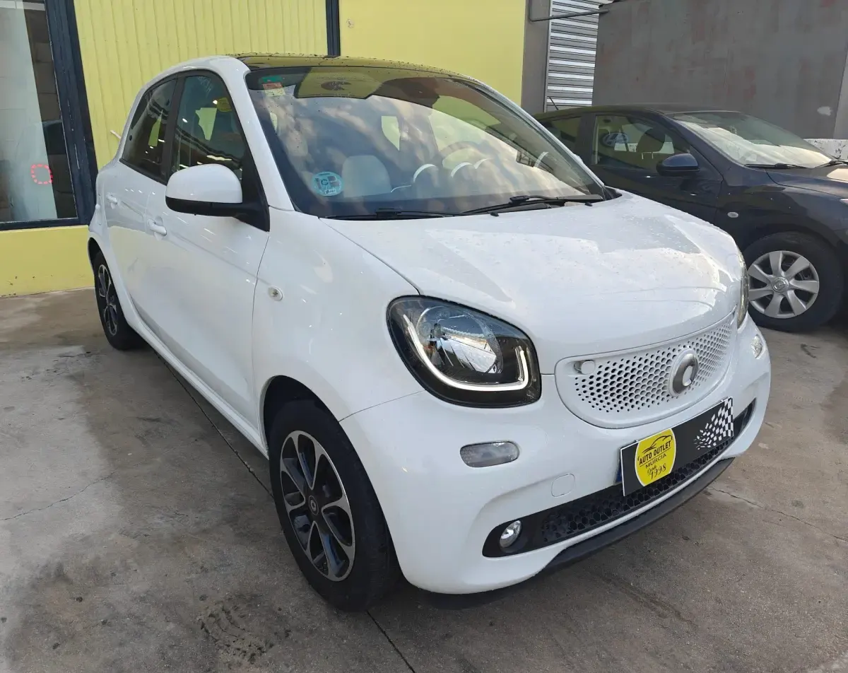 Usado Smart ForFour Passion 71 CV (52 kW) 2016 Blanco Utilitario
