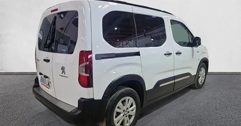 Usado Peugeot Rifter Access 100 CV (73 kW) 2021 Monovolumen