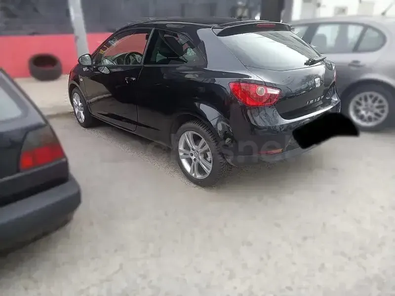 Usado Seat Ibiza SC Copa 90 CV (66 kW) 2011 Negro Utilitario