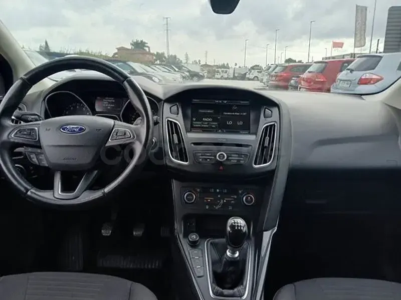 Usado Ford Focus 125 CV (91 kW) 2016 Negro Berlina