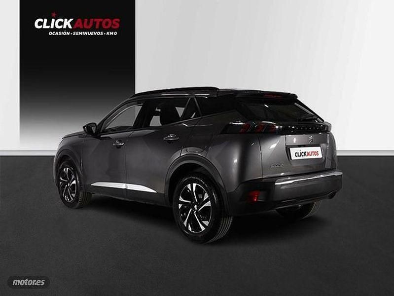 Usado Peugeot 2008 Allure 100 CV (73 kW) 2022 Gris / plata SUV