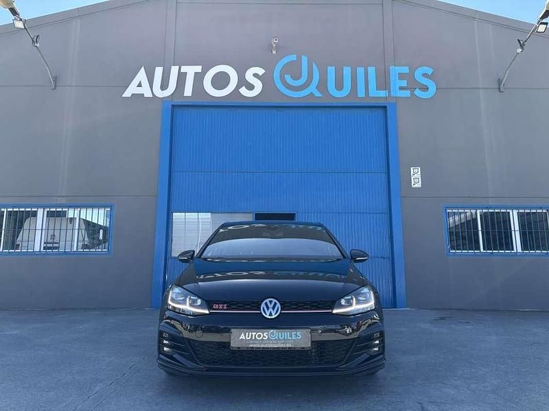 Usado VW Golf VII GTI 245 CV (180 kW) 2018 Negro Utilitario