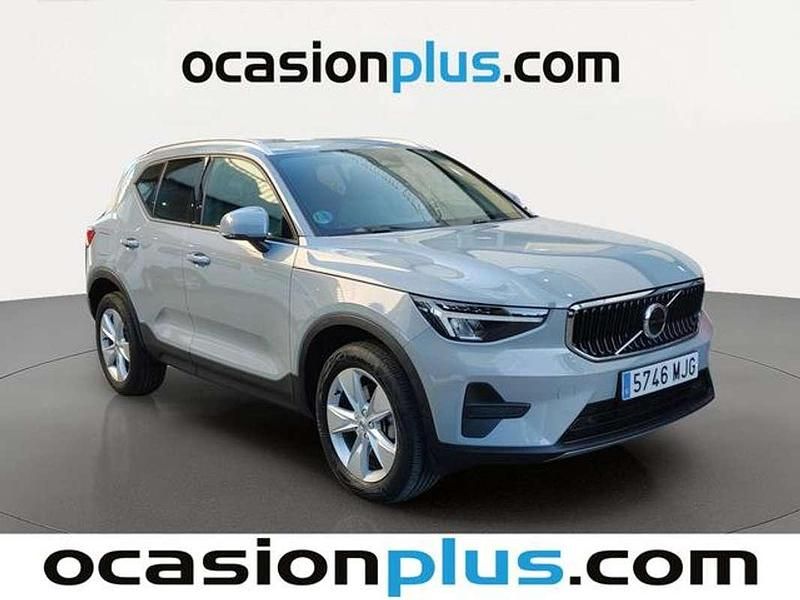 Używany Volvo XC40 Core 163 KM (119 kW) 2023 Szary SUV
