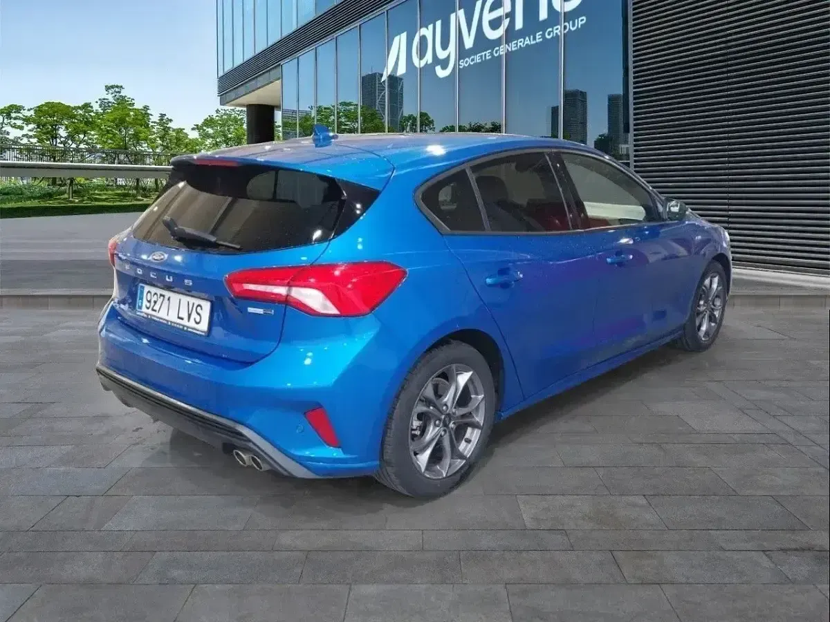 Usado Ford Focus ST-Line 125 CV (91 kW) 2021 Azul Utilitario