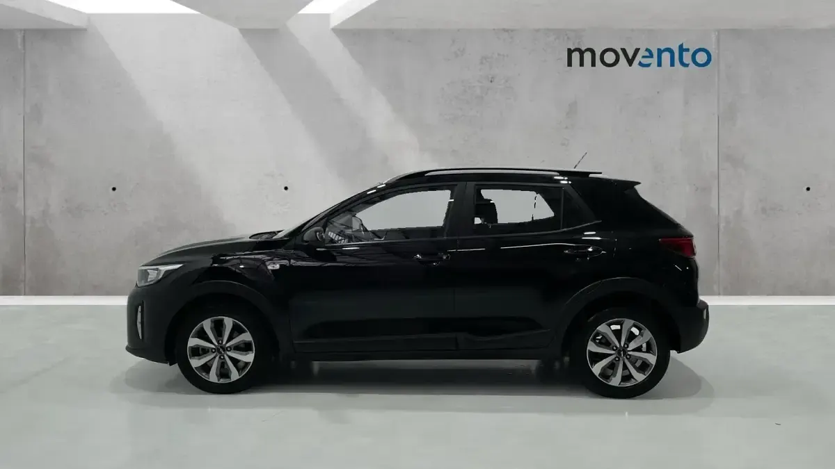 Usado Kia Stonic 84 CV (61 kW) 2023 Negro SUV