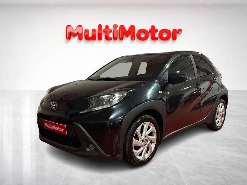 Gris Usado 2022 Toyota Aygo X-play Utilitario | 11.990 € (Precio justo) - Imagen 1/4
