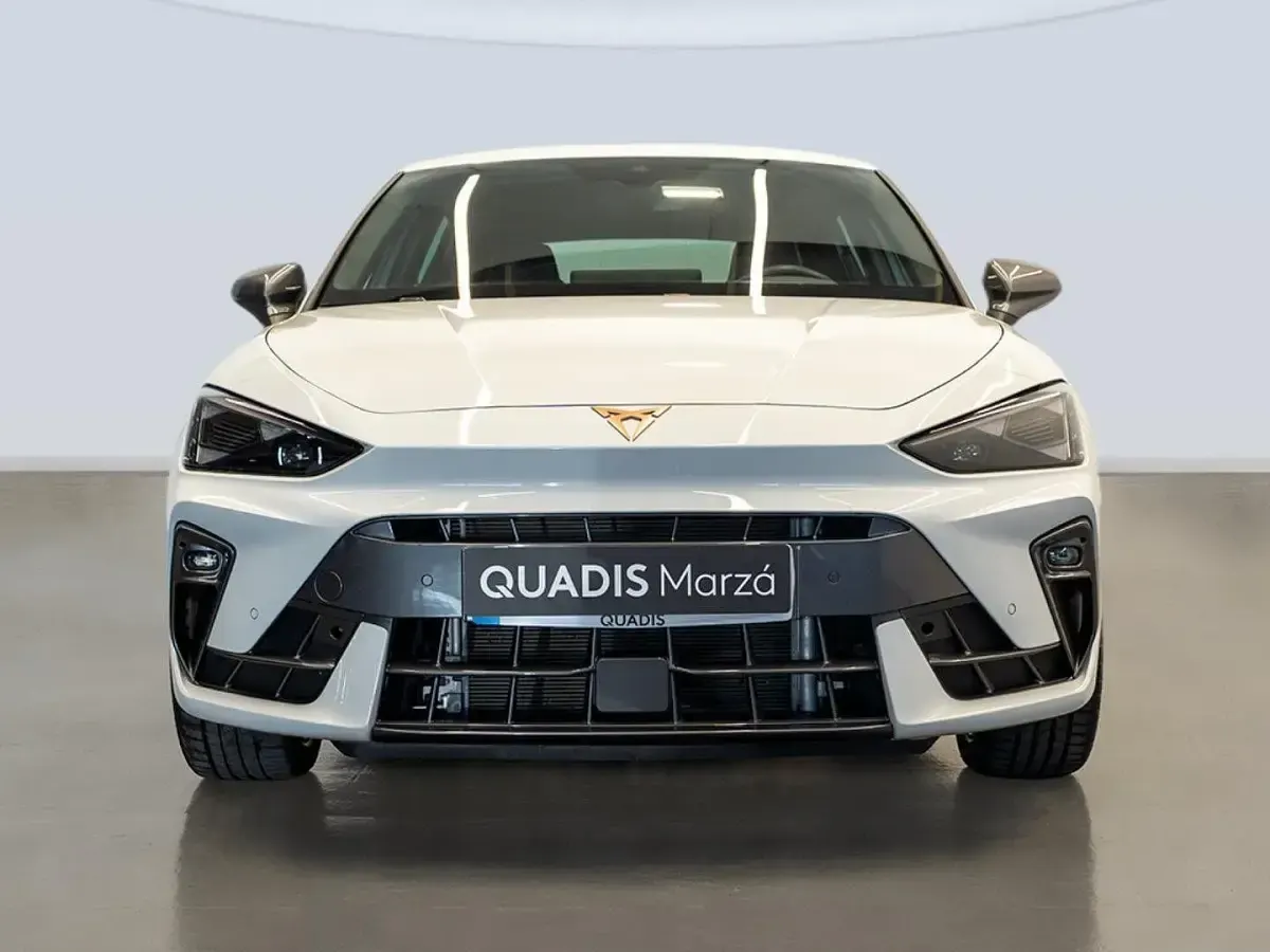 Usado Cupra Leon 150 CV (110 kW) 2025 Blanco Berlina
