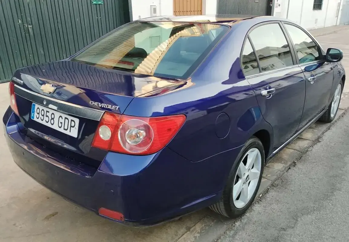 Usado Chevrolet Epica 150 CV (110 kW) 2008 Azul Berlina