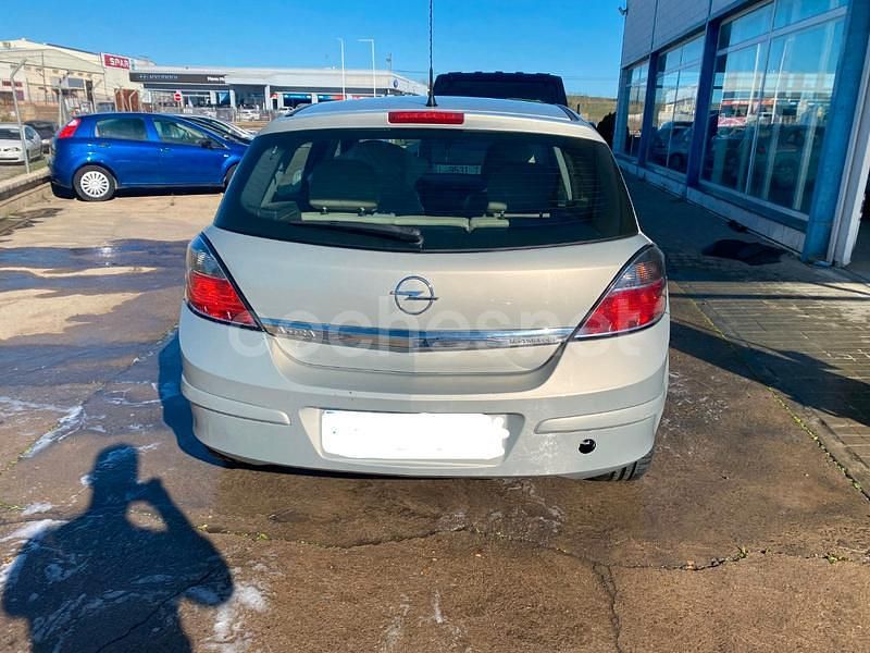 Usado Opel Astra Sport 105 CV (77 kW) 2007 Gris / plata Berlina