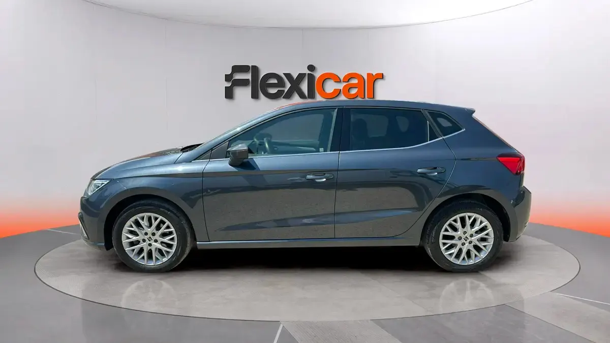 Usado Seat Ibiza XCELLENCE 116 CV (85 kW) 2024 Gris Utilitario