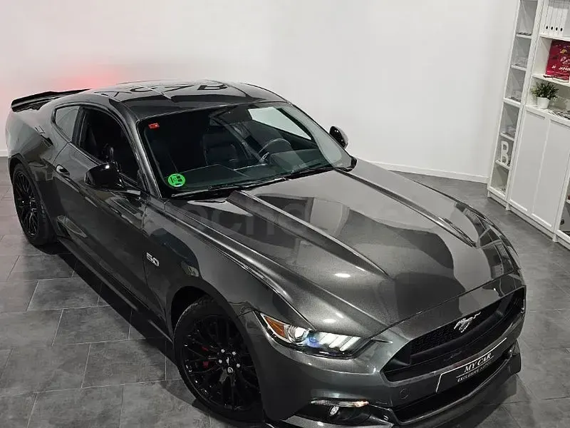Usado Ford Mustang GT 418 CV (307 kW) 2016 Gris / plata Coupe