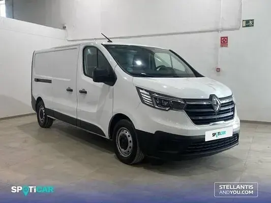 Usado Renault Trafic 130 CV (95 kW) 2023 Monovolumen