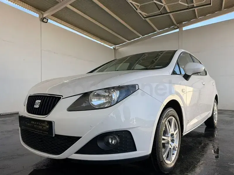 Usado Seat Ibiza Copa 90 CV (66 kW) 2012 Blanco Berlina