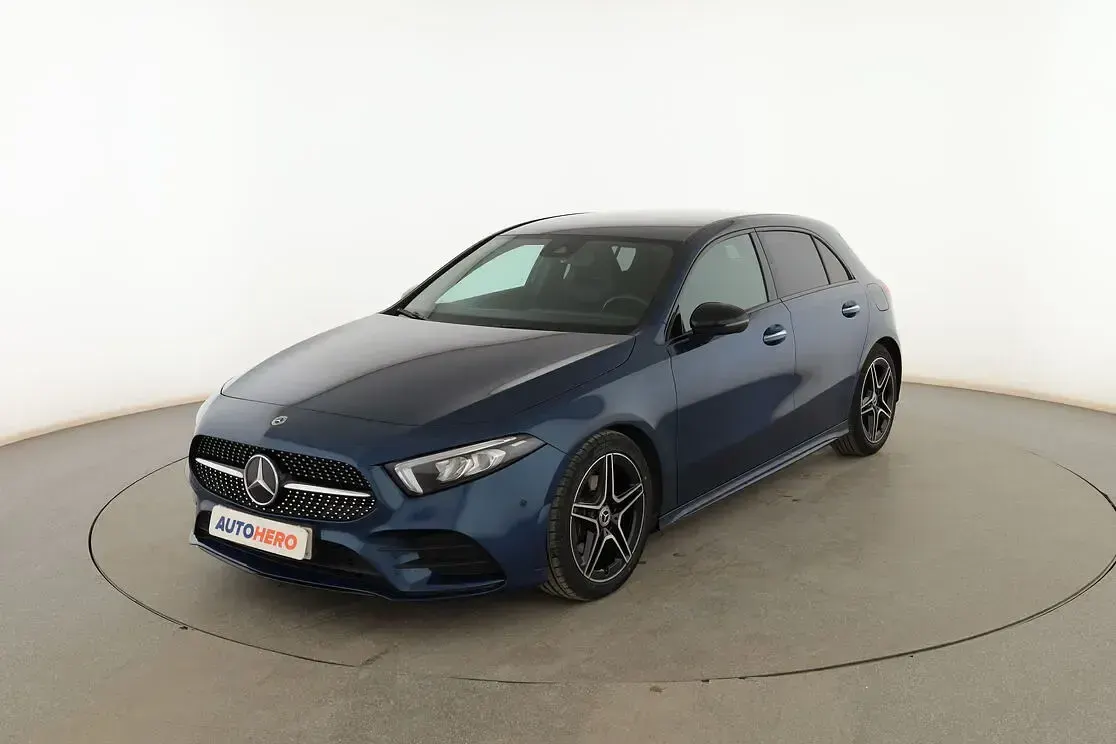 Usado Mercedes A180 AMG line 116 CV (85 kW) 2022 Berlina