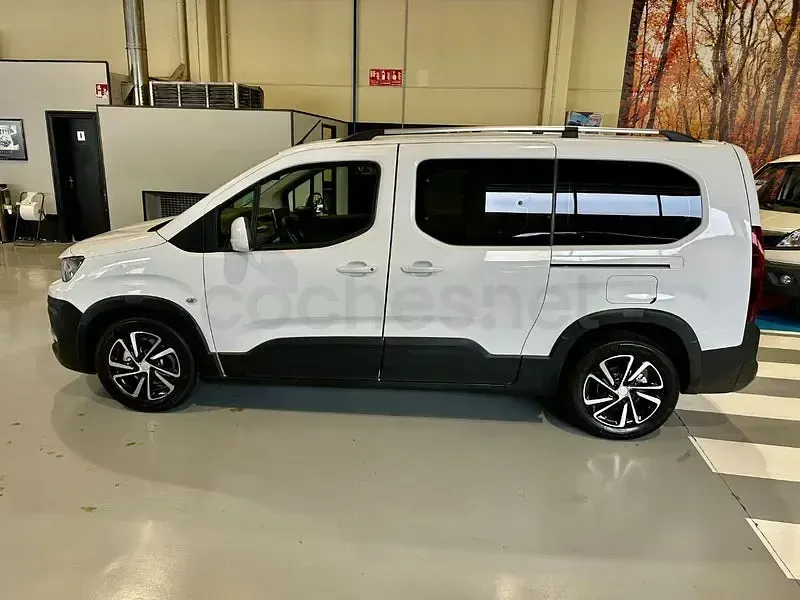 Usado Peugeot Rifter Active 100 CV (73 kW) 2020 Blanco Monovolumen