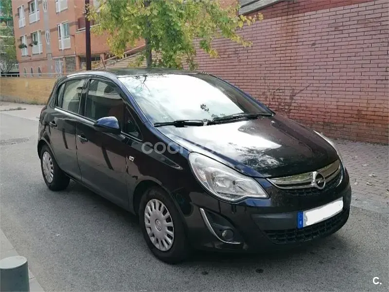 Usado Opel Corsa Essentia 65 CV (47 kW) 2011 Negro Utilitario