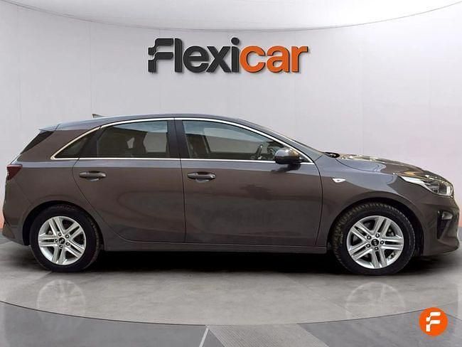 Usado Kia Ceed 100 CV (73 kW) 2020 Marrón Utilitario