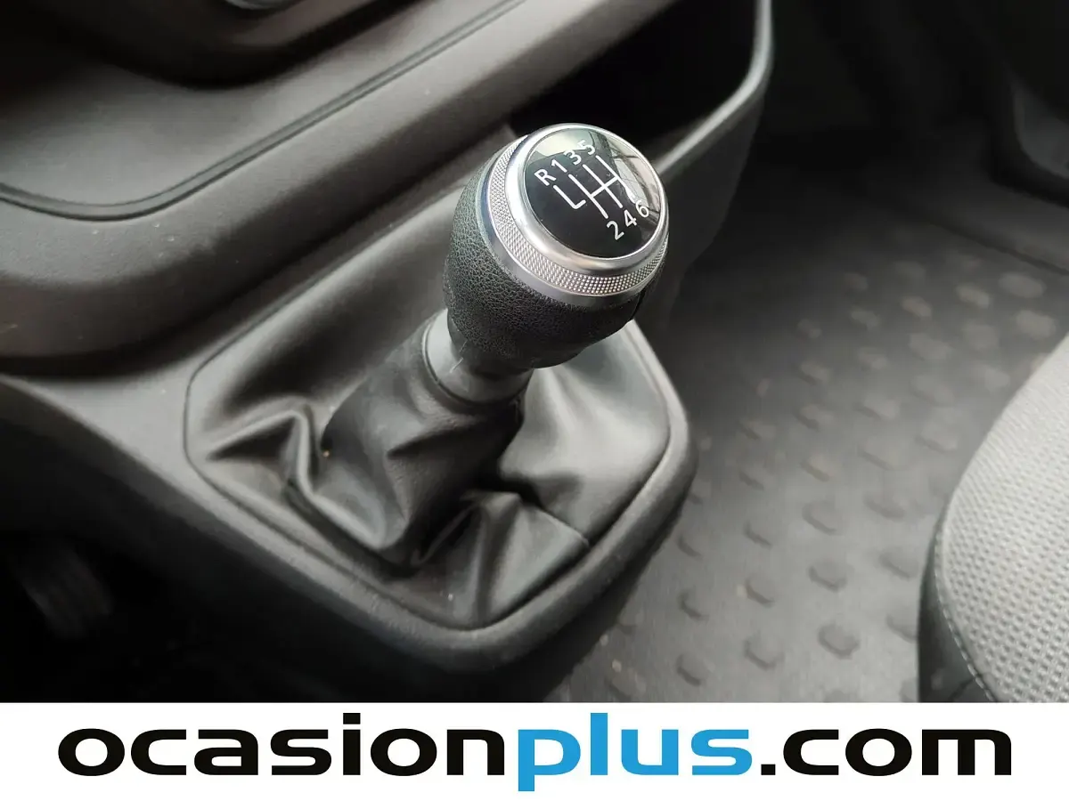 Usado Renault Trafic 131 CV (96 kW) 2024 Blanco Monovolumen