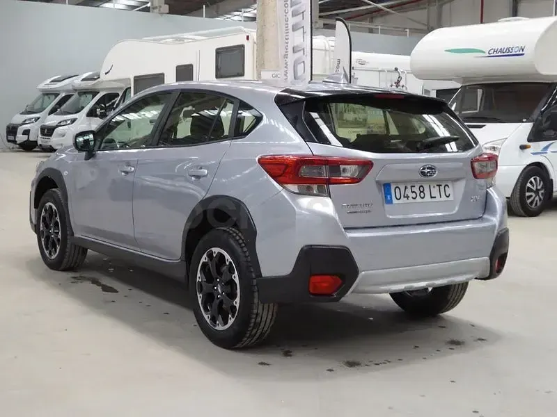 Usado Subaru XV Sport 114 CV (83 kW) 2022 Gris / plata SUV