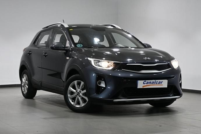 Usado Kia Stonic 84 CV (61 kW) 2018 Gris SUV