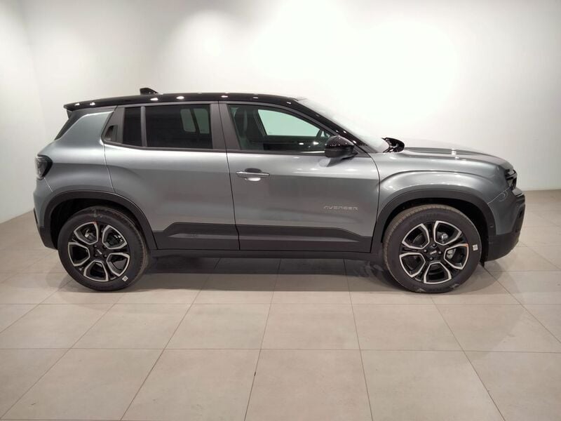 Usado Jeep Avenger Summit 100 CV (73 kW) 2024 Gris SUV