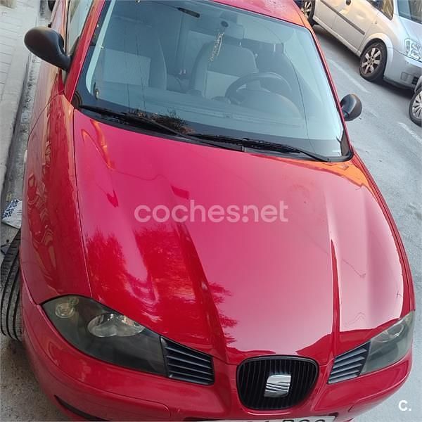 Rojo Usado 2005 Seat Ibiza Berlina | 2400 € (Buen precio) - Imagen 1/4